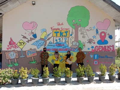 Mural karya siswa jurusan Teknik Komputer dan Jaringan SMK Genus 1 Pabuaran 